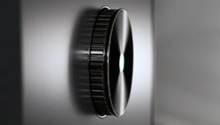 Crafted telescopic handle boasts elegance